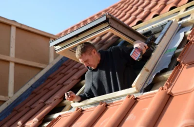 Pose de fenêtres de toit Velux à Lamontélarié